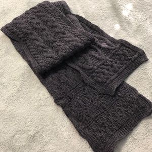 Wool scarf